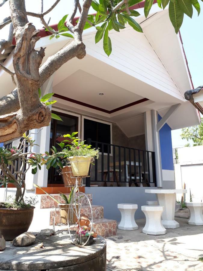Appartement Poopreaw Koh Larn Extérieur photo