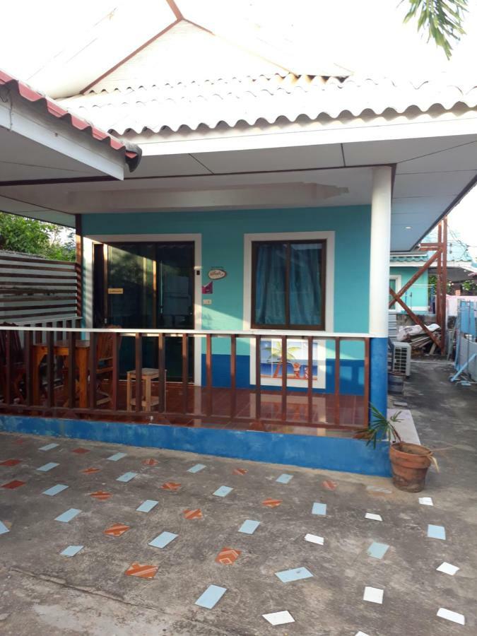 Appartement Poopreaw Koh Larn Extérieur photo
