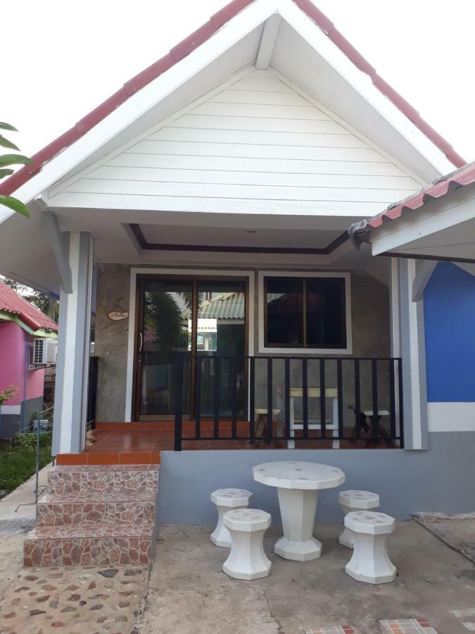Appartement Poopreaw Koh Larn Extérieur photo