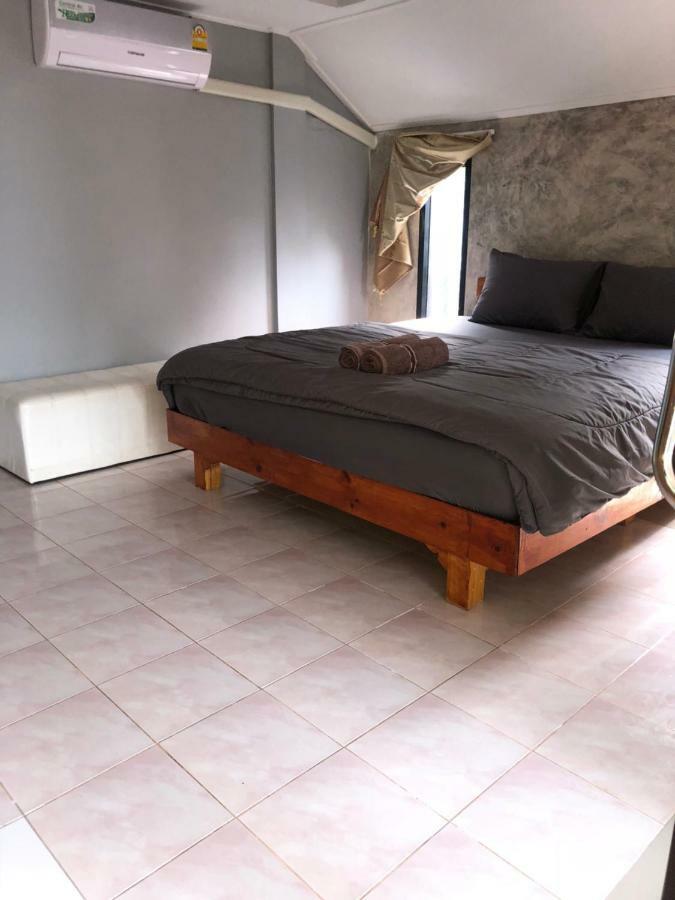 Appartement Poopreaw Koh Larn Extérieur photo