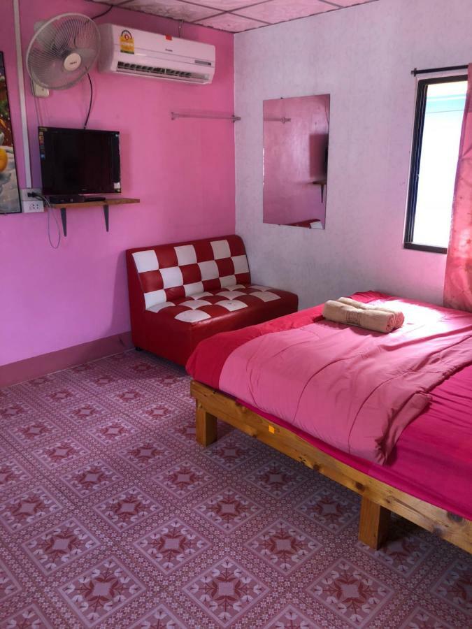 Appartement Poopreaw Koh Larn Extérieur photo