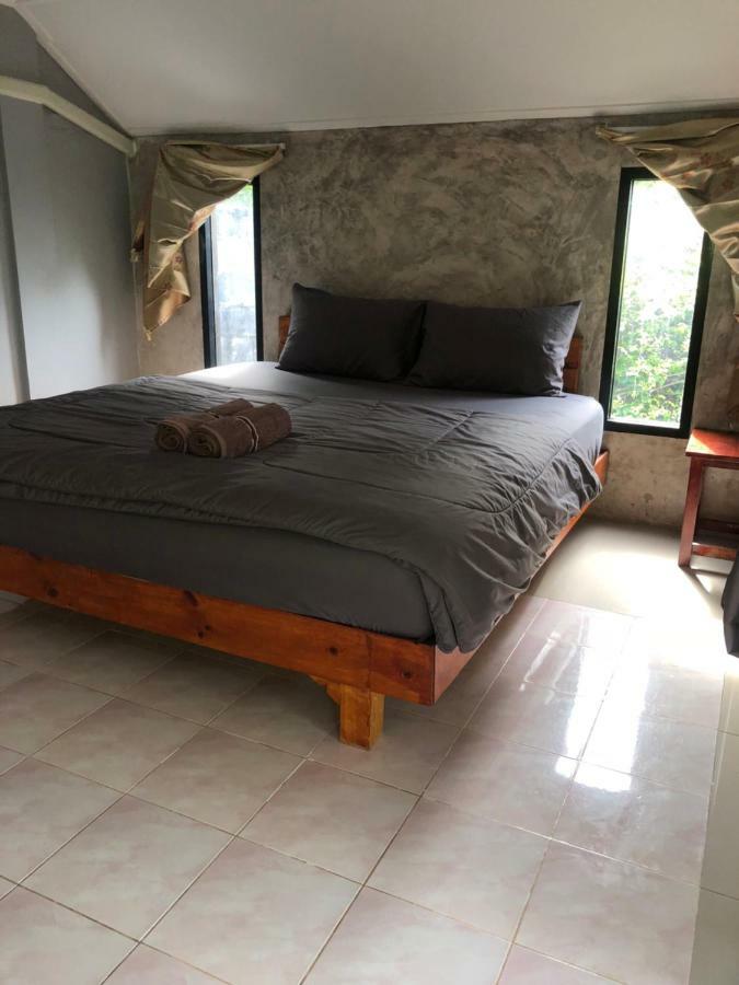 Appartement Poopreaw Koh Larn Extérieur photo